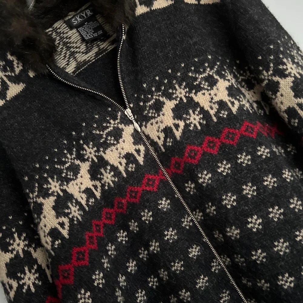 SKYR Nordic Fair Isle Faux Fur Collar/cuffs Wool Cardigan VTG Hong Kong EUC